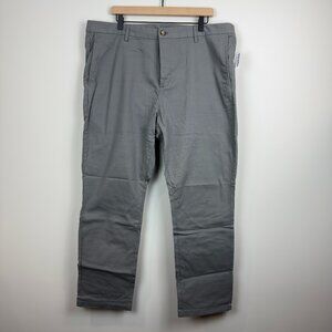 NWT Old Navy Men's Ultimate Straight Chino Pant, Size 40x30
